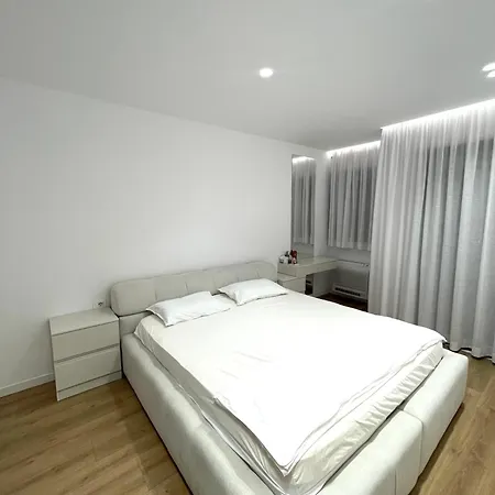 Διαμέρισμα White Rooftop Living Τίρανα