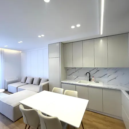 White Rooftop Living شقة تيرانا
